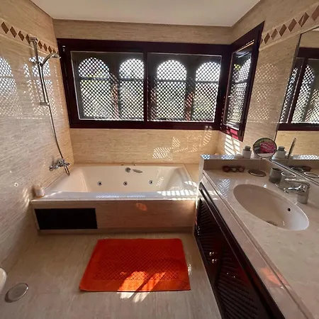 Luxurious 2 Bedroom Garden At El Soto Free Golf - Gym- Tennis - Paddle Apartment