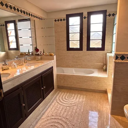 Luxurious 2 Bedroom Garden At El Soto Free Golf - Gym- Tennis - Paddle * 欧赫恩