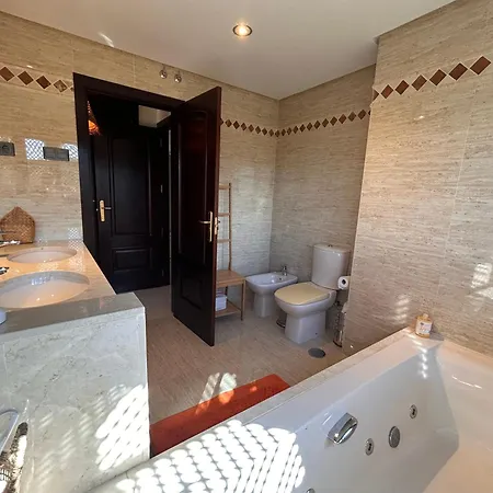 Luxurious 2 Bedroom Garden At El Soto Free Golf - Gym- Tennis - Paddle